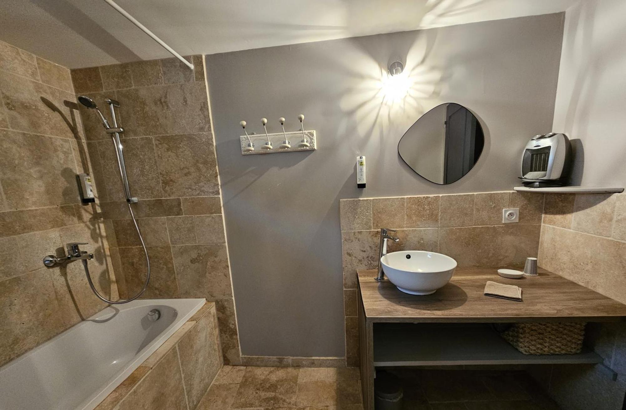 La Fontaine De Rocoule Hotell Rochefort-en-Valdaine Eksteriør bilde
