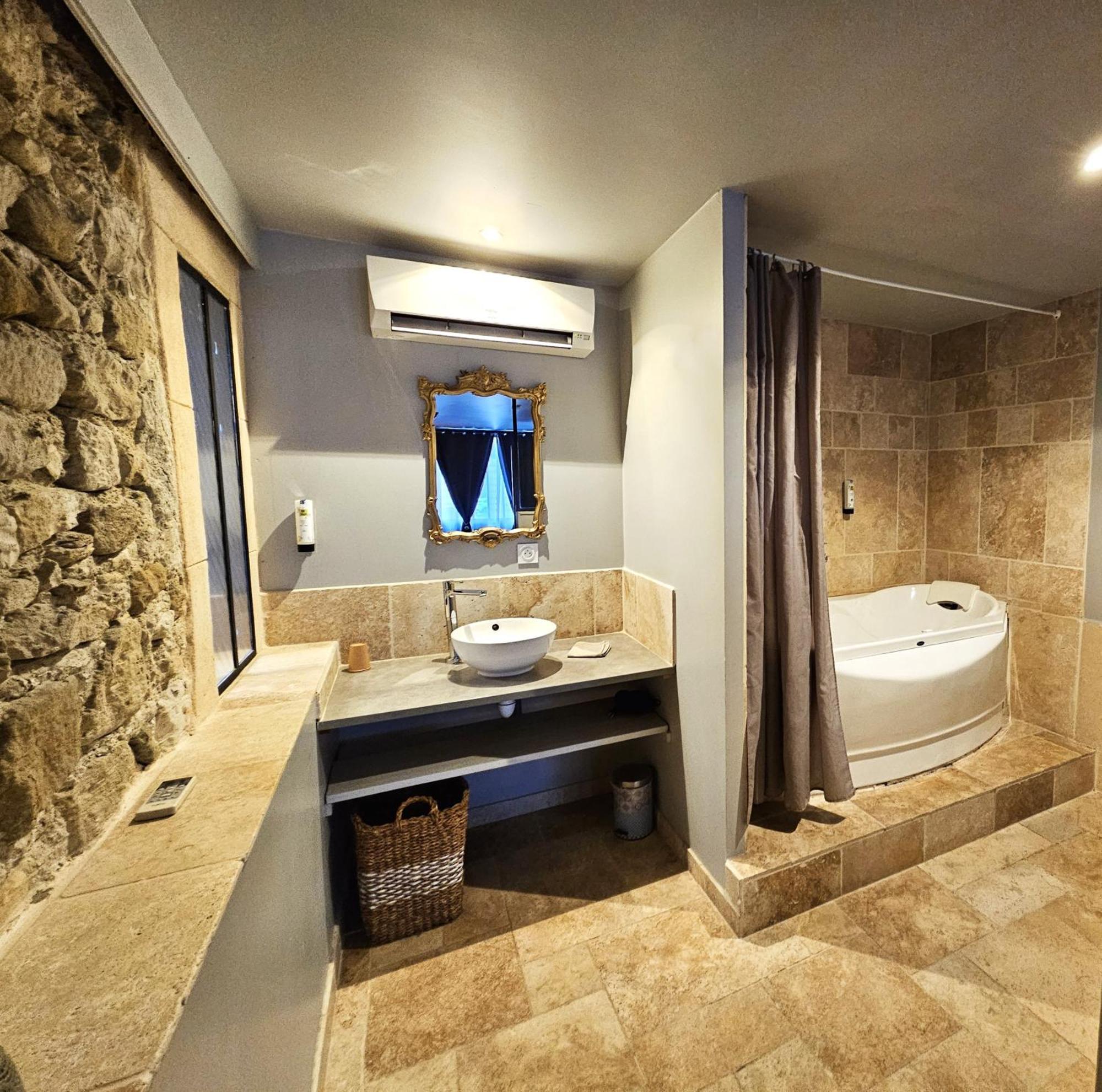 La Fontaine De Rocoule Hotell Rochefort-en-Valdaine Eksteriør bilde